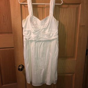 White Women’s Sleeveless Dress